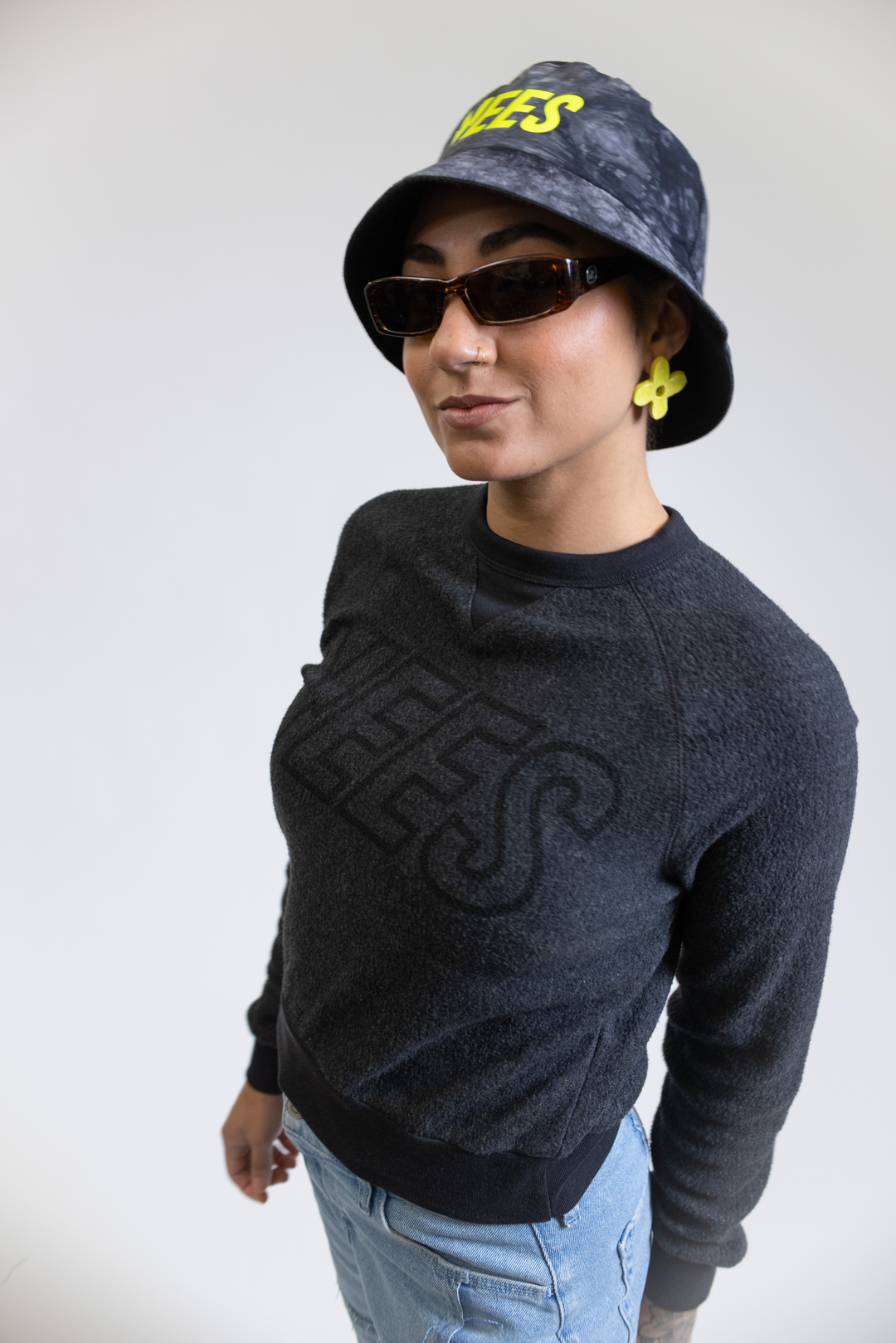 Inside-Out Logo Crew – Women's Golf Crewneck | Vees Golf